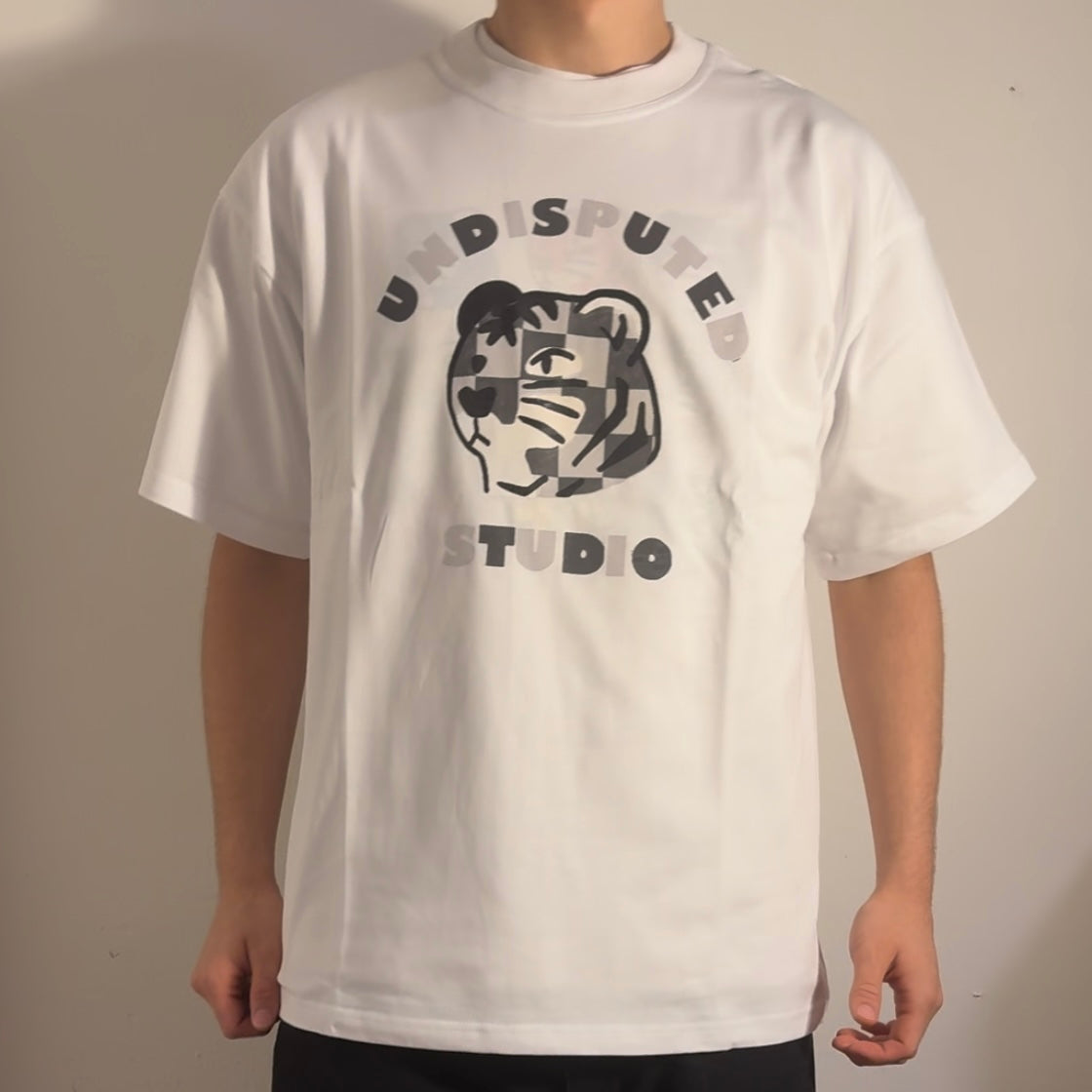 GRAPHIC T-SHIRT #07 (1 OF 1)