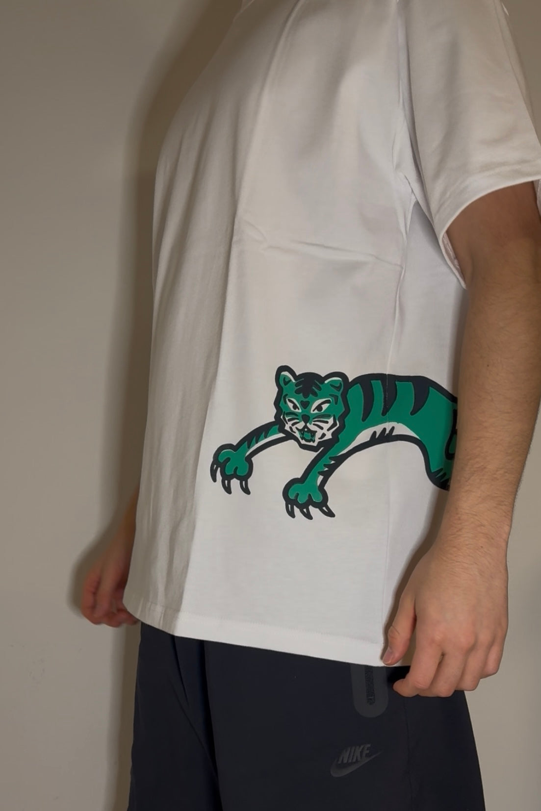 GRAPHIC T-SHIRT #28 (1 OF 1)